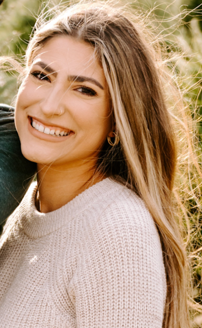 Headshot of Sammi Lenz